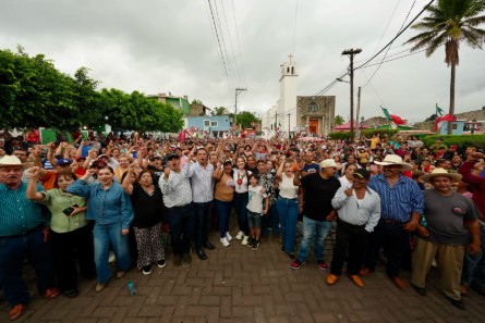 BELLAVISTA SE VUELCA CON JASMIN BUGARÍN; PLAZA LLENA REFLEJA EL RESPALDO DE LA GENTE.