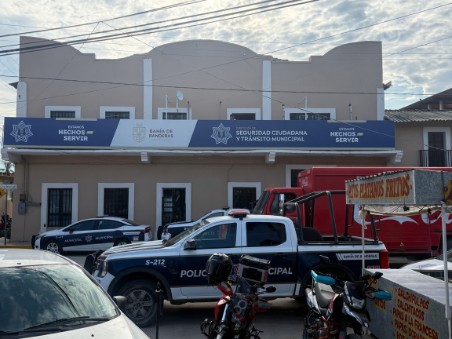 (Video) PARO POLICIAL Y DESGOBIERNO EN BAHÍA DE BANDERAS: ISRAEL SANTILLÁN Y XAVIER ESPARZA DEJAN A LA POBLACIÓN EN EL DESAMPARO Y EXPUESTA A LA VULNERABILIDAD.